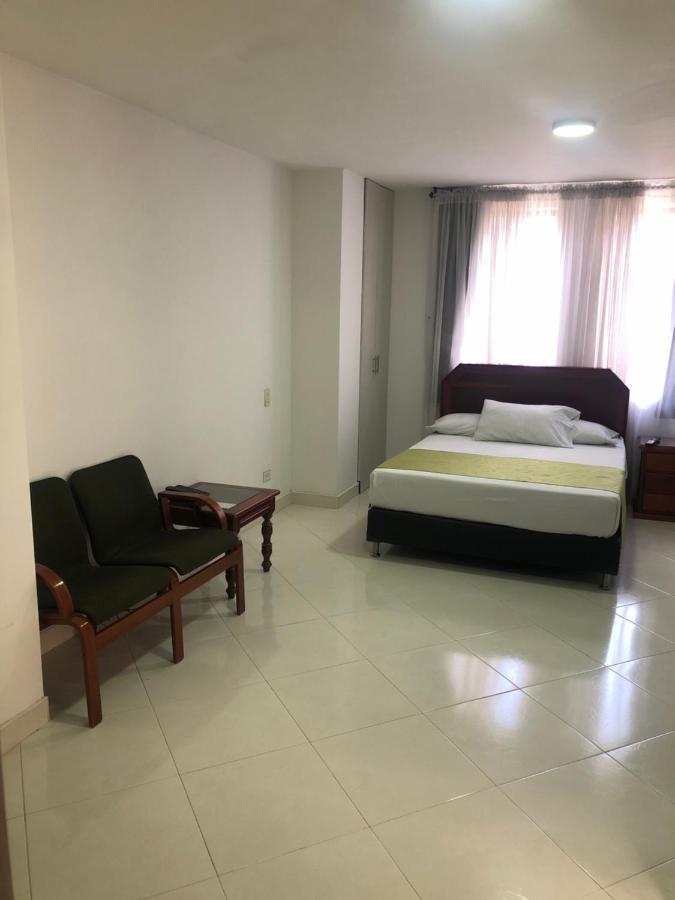 Hotel Florida Inn Медельин Экстерьер фото